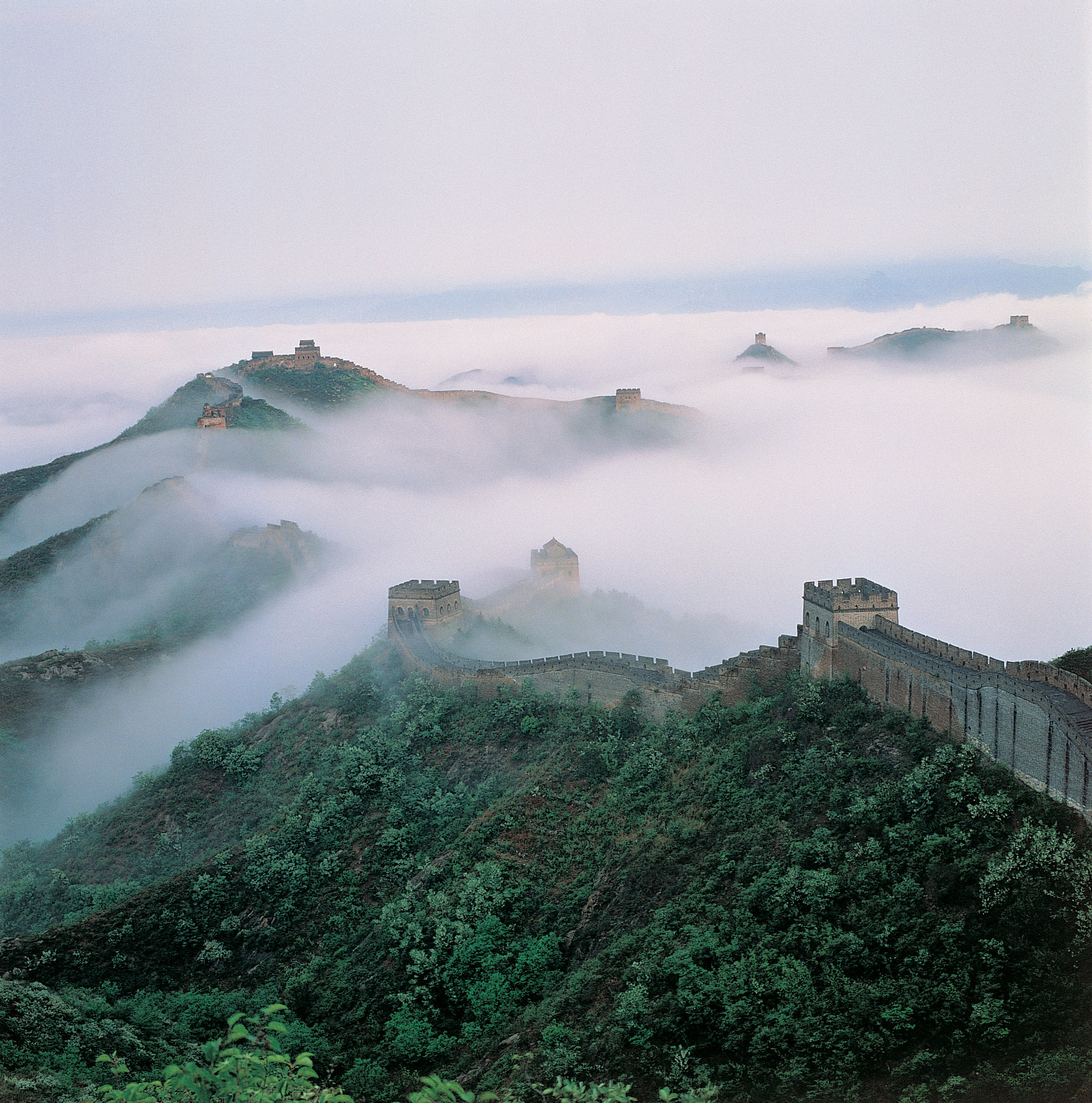 China-Mauer-nebel-familienluxusreise