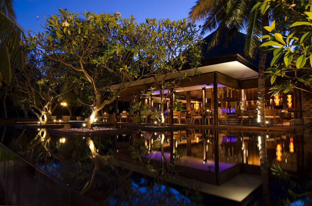 One and Only Reethi Rah Bar