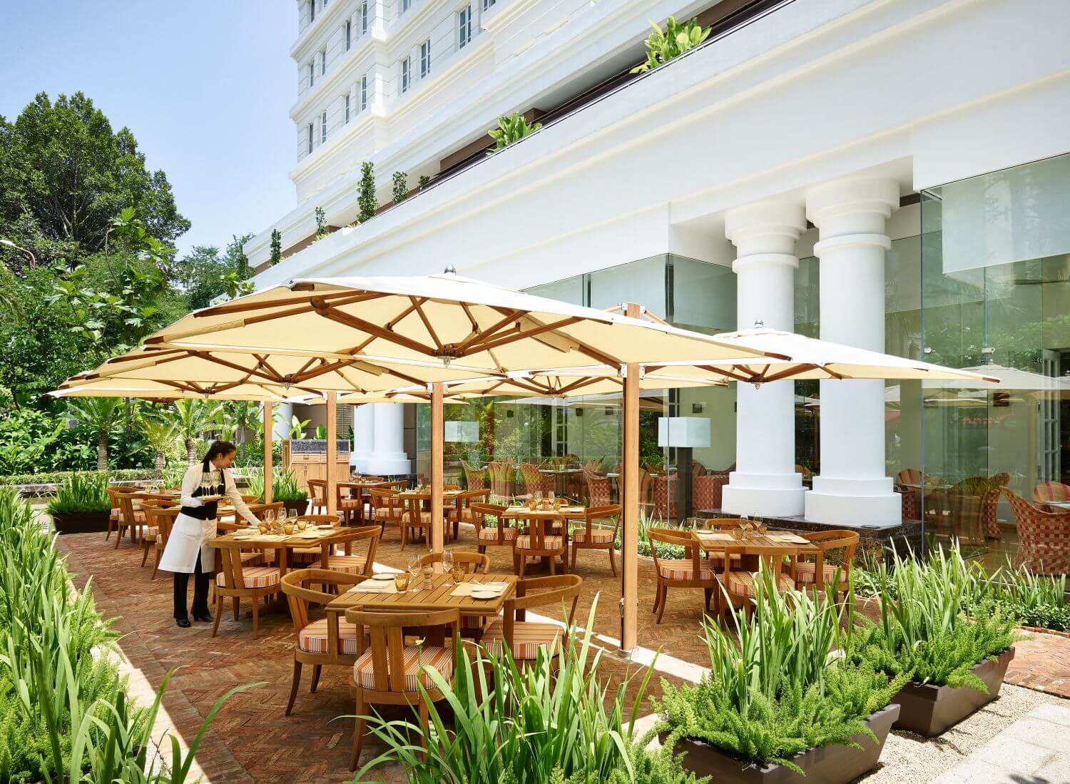 Park-hyatt-saigon-familienluxusreise terrasse