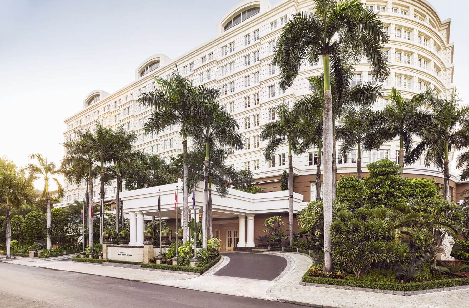 park-hyatt-saigon-exterior-familienluxusreise