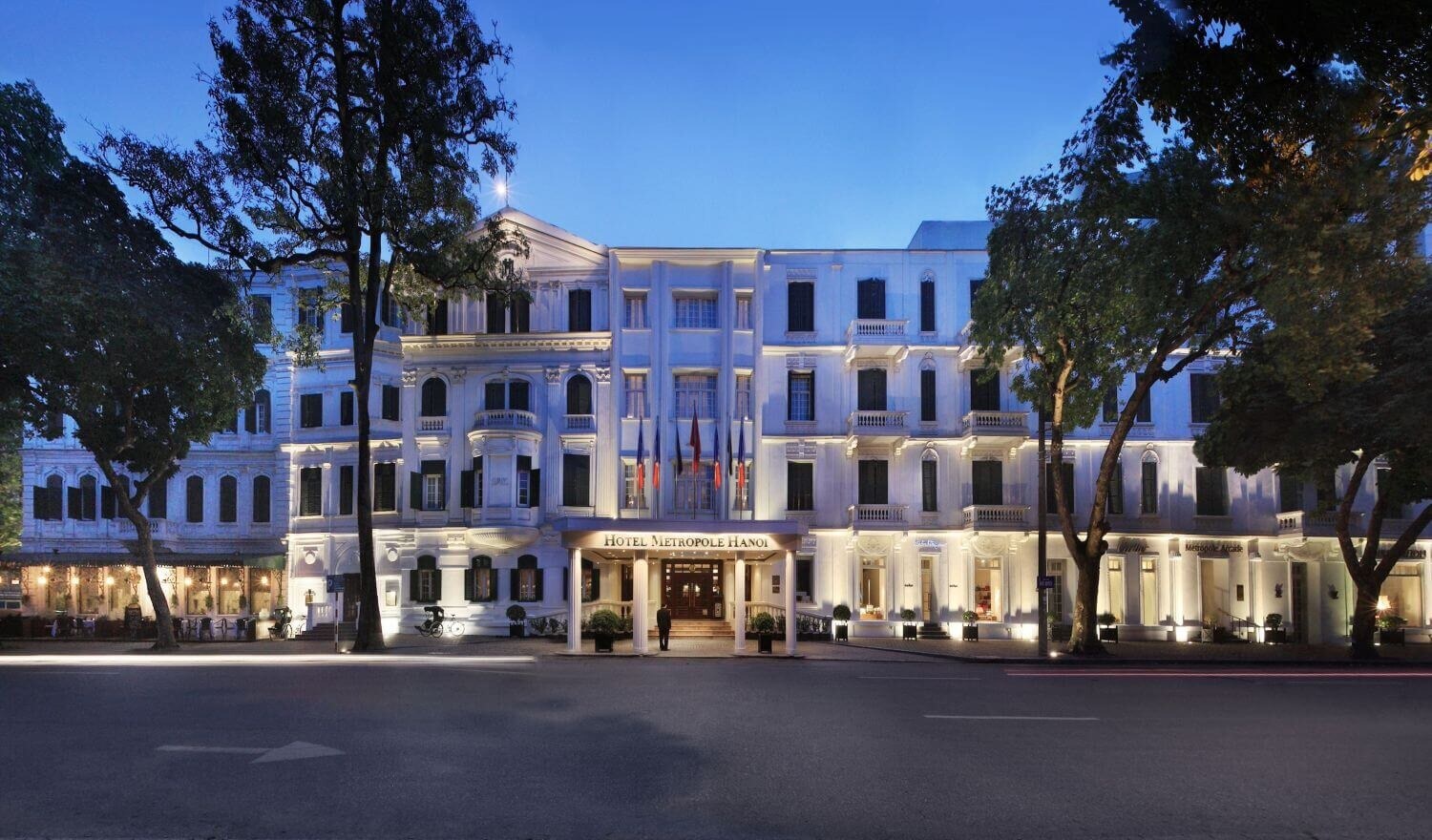 Sofitel-Legend-Metropol-Hanoi-Aussenansicht-familienluxusreise