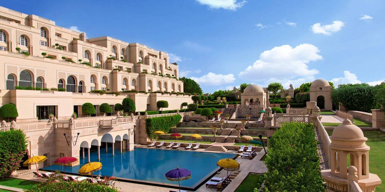 The Oberoi Amarvilas Pool und Garten