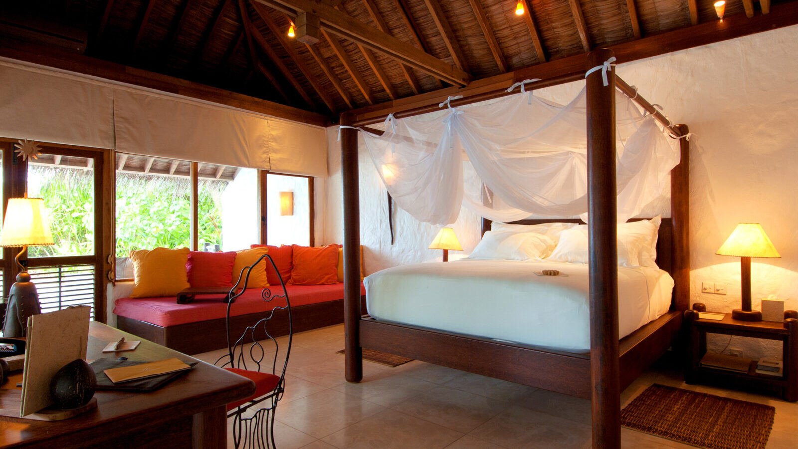 Jungle Reserve Soneva Fushi Familienluxusreisen TheFamilyProject Himmelbett Suite