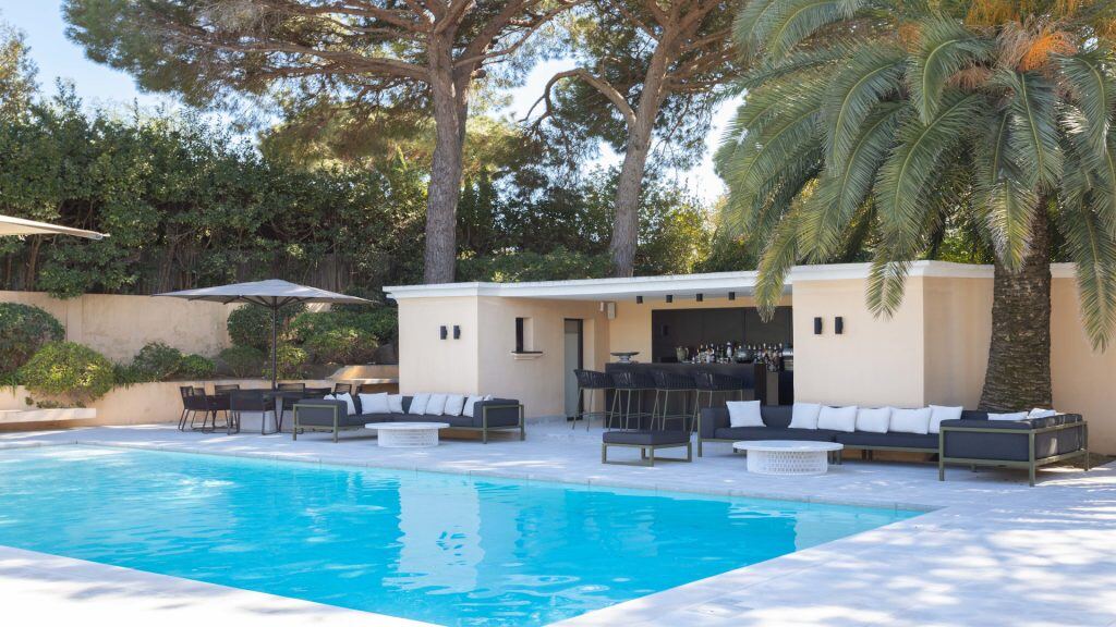 Les Gemeaux Pool mit Lounge