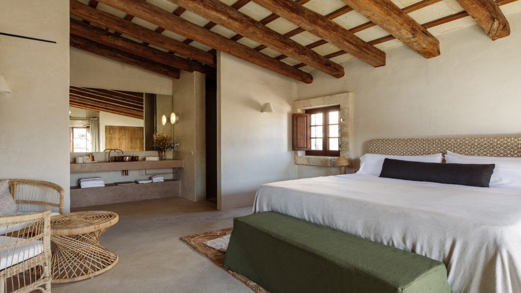 Santa Ana Menorca Vestige Villa Familienluxusreisen TheFamilyProject Schlafzimmer