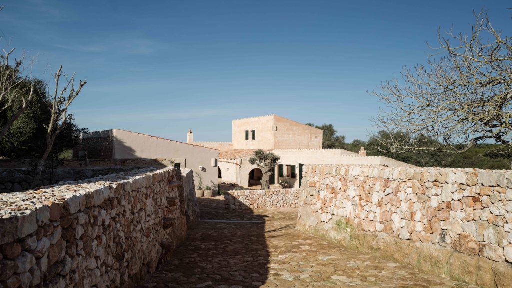 Santa Ana Menorca Vestige Villa Familienluxusreisen TheFamilyProject