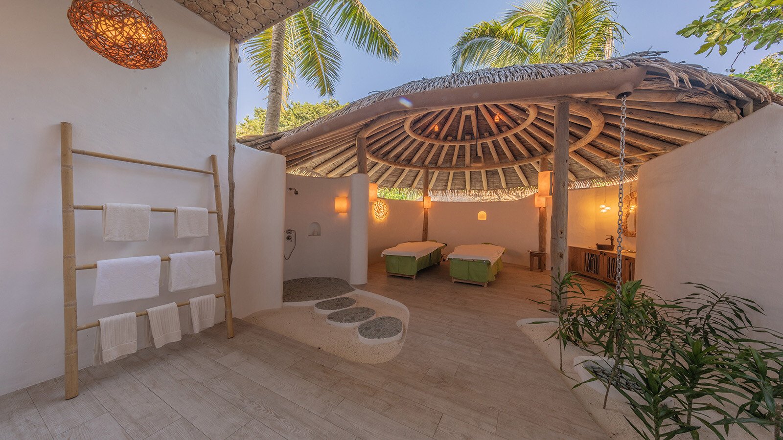 Villa 37 Soneva Fushi Familienluxusreisen TheFamilyProject Spabereich