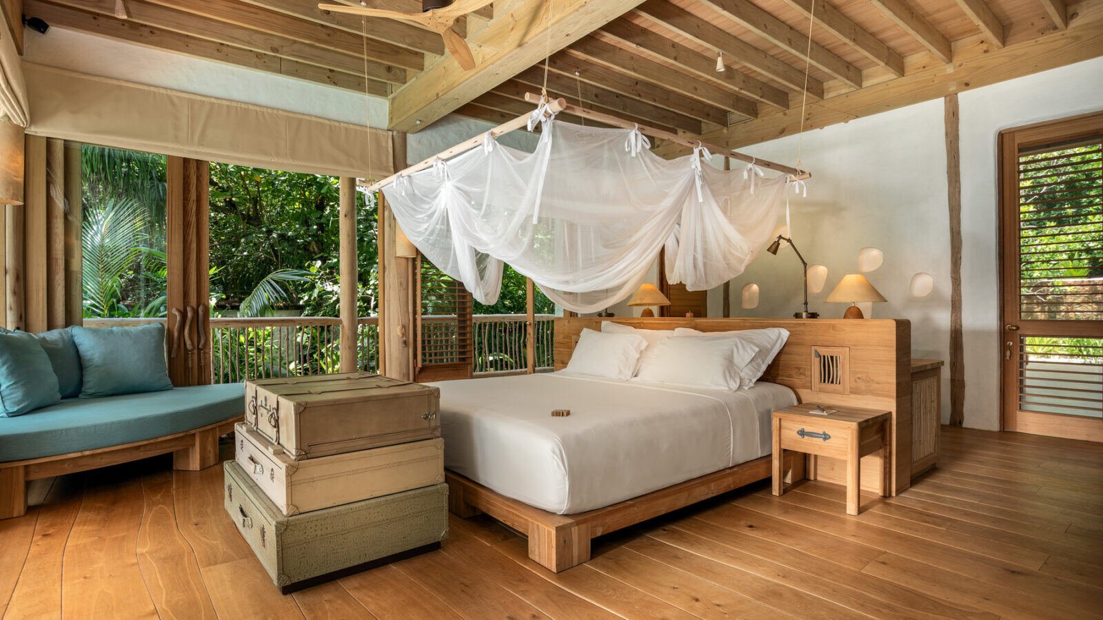 Villa 38 Soneva Fushi Familienluxusreisen TheFamilyProject Himmelbett