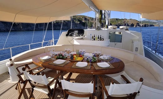 DOLCE MARE Aft deck.jpg