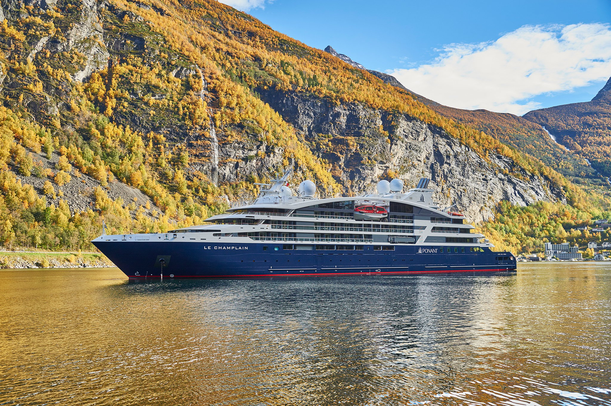 Le Champlain Ponant Cruise Familienluxusreisen TheFamilyProject