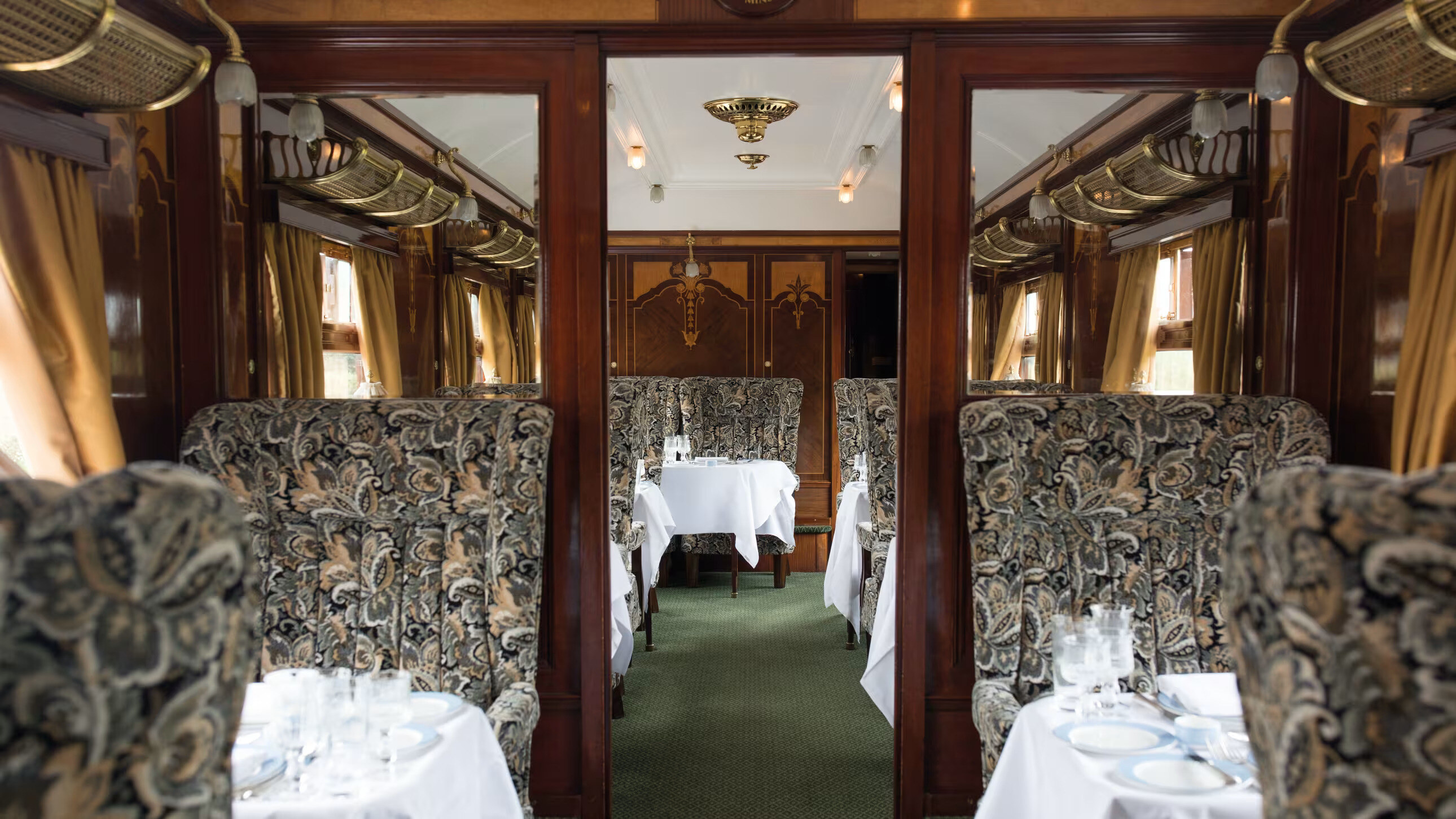 British Pullman A Belmond Train Familienluxusreisen TheFamilyProject Minerva Carriage