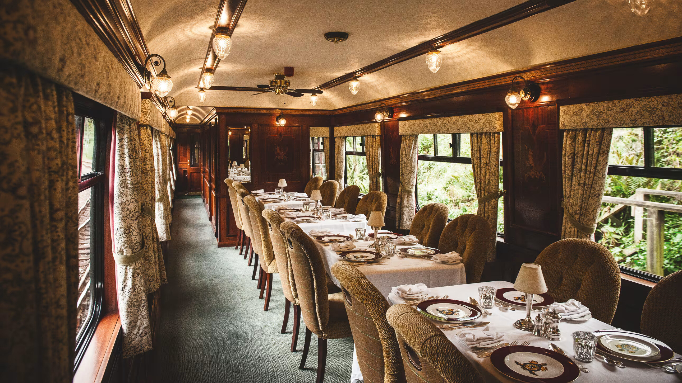 Royal Scotsman Train Scottland Familienluxusreisen TheFamilyProject Dining Car