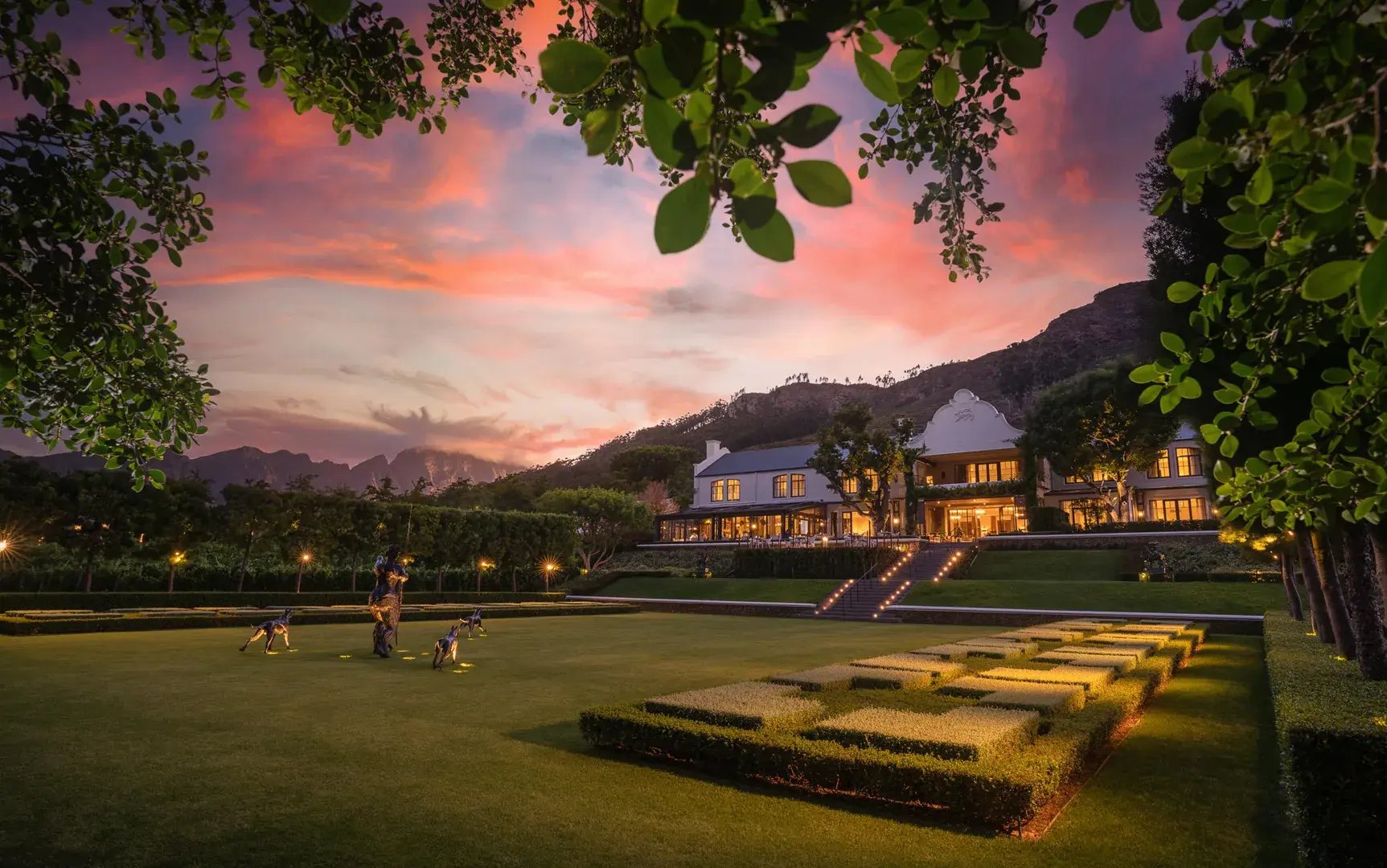 leeu estates franschhoek sudafrika afrika abend terrasse the family project luxus familie kinder reisen