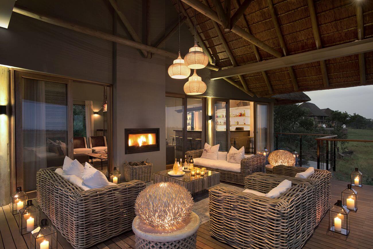 Mhondoro Safari Villa Lodge Familienluxusreisen TheFamilyProject Abends