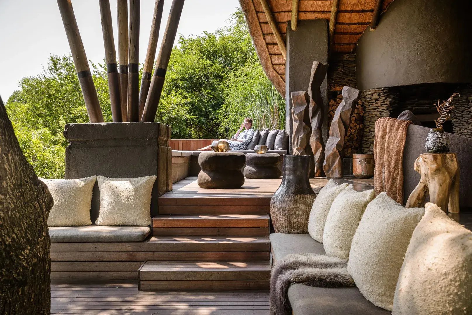 singita boulders sabi sand nature reserve sudafrika afrika sitzbereich lounge exklusiv the family project luxus familie kinder reisen