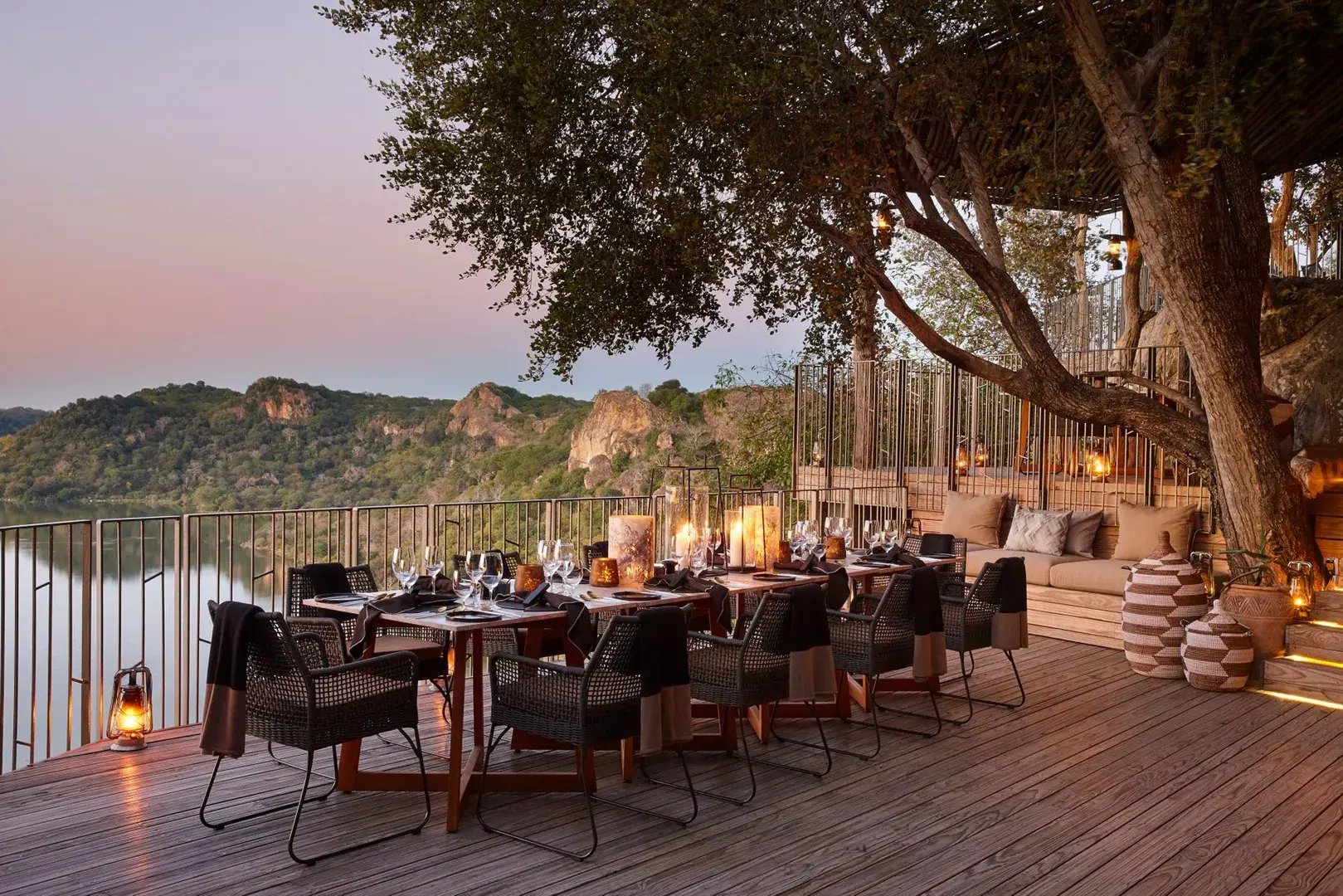 singita pamushana malilangwe wildlife reserve simbabwe zimbabwe afrika essbereich outdoor terrasse exklusiv the family project familie kinder reisen