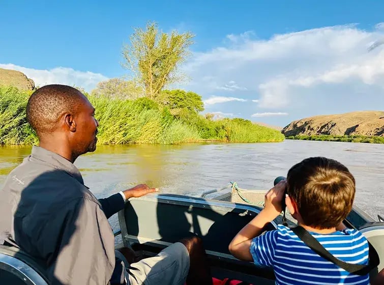 serra cafema camp kunene namibia afrika kinder familienreise luxus the family project privatbilder bootstour