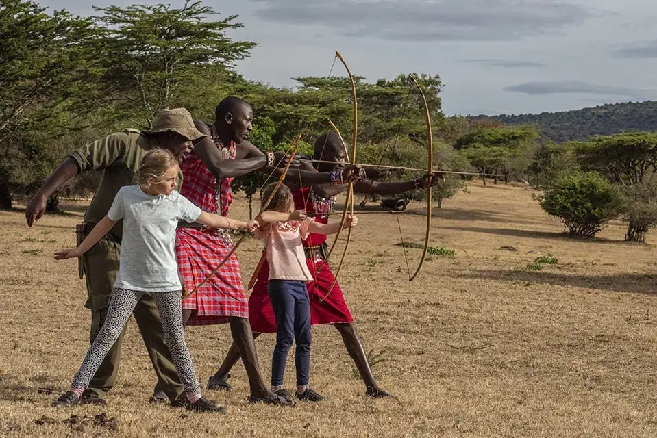 cottars camp maasai mara kenia afrika the family project kinder familie familienreise luxus aktivitaeten bogenschiessen lernen