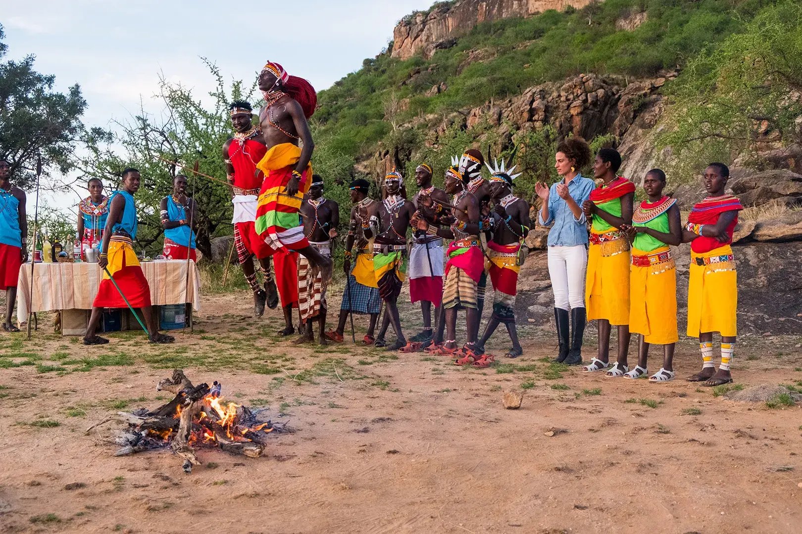 saruni samburu kenia afrika familienreise kinder the family project luxus unterkunft terrasse ausblick lounge