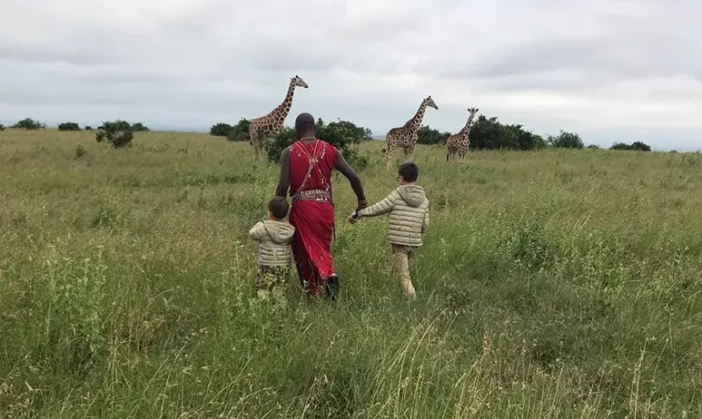 solio lodge laikipia kenia afrika the family project luxusreise privatbilder kinder safari giraffen