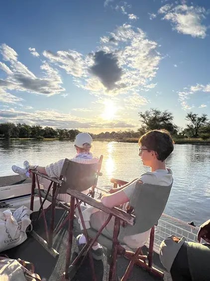 anabezi camp lower zambezi sambia afrika swimming pool ausblick exklusiv the family project privatbilder boot