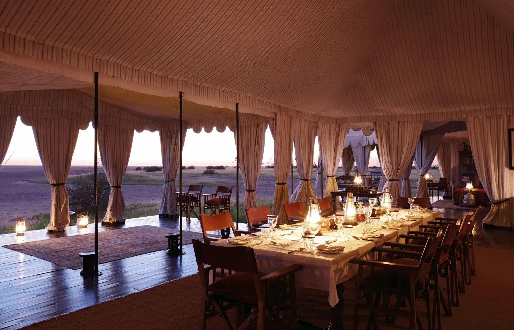 san camp makgadikgadi botswana afrika the family project familienreise kinder luxus esstisch dinner