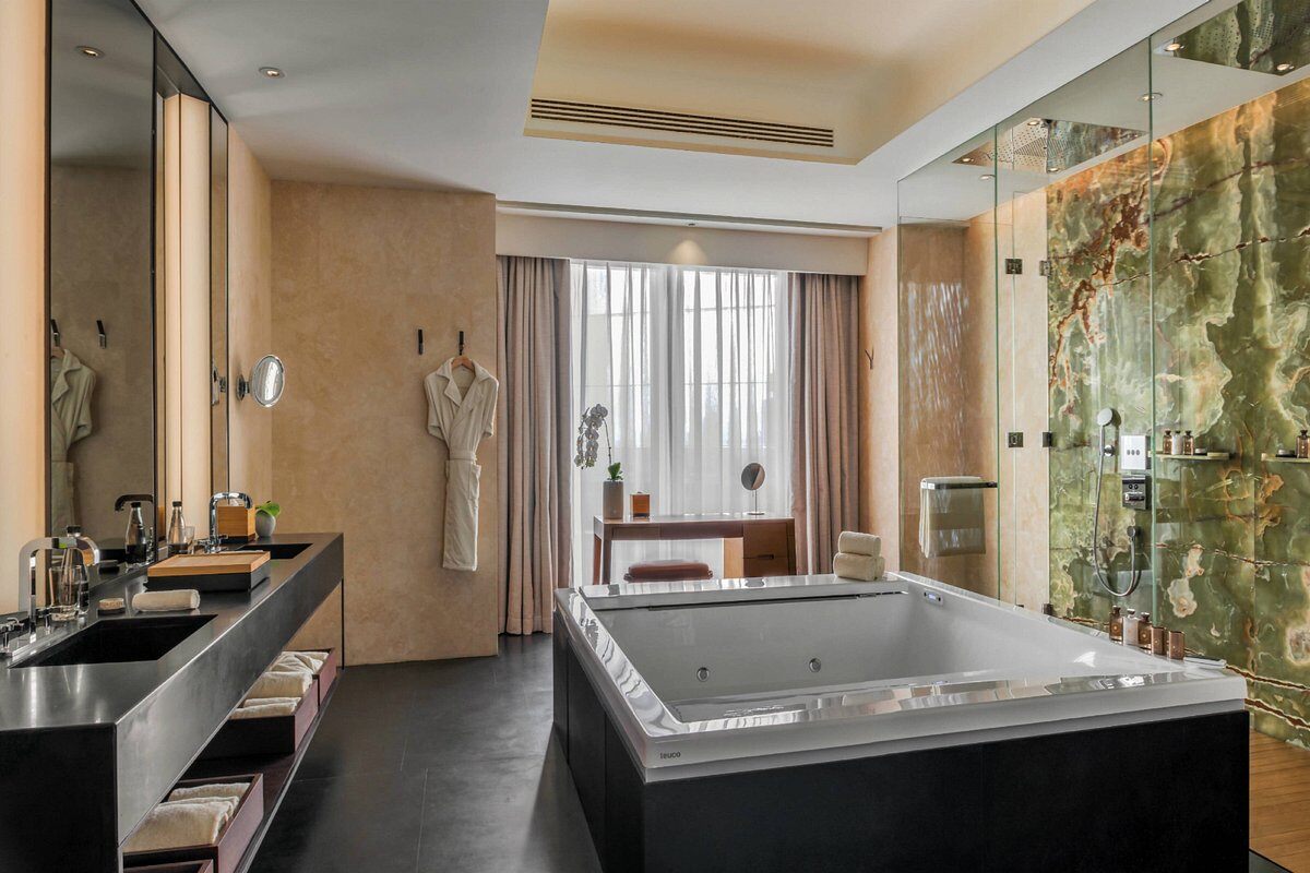 Bulgari Hotel Bejing Familienluxusreisen TheFamilyProject Jacuzzi