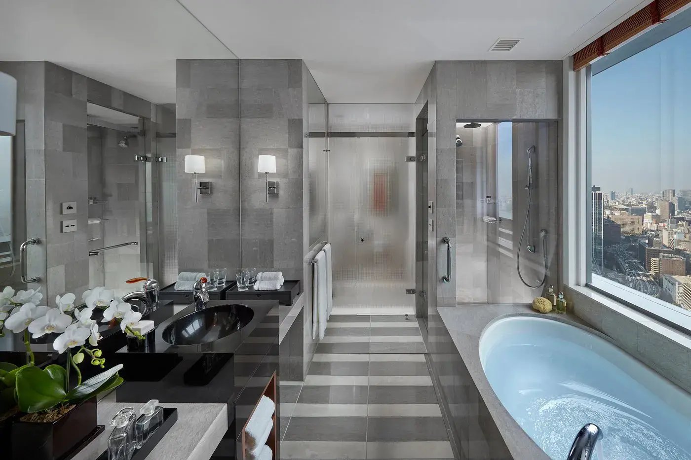 mandarin oriental tokyo japan unterkunft badezimmer badewanne the family project familienluxusreise kinder familie luxus