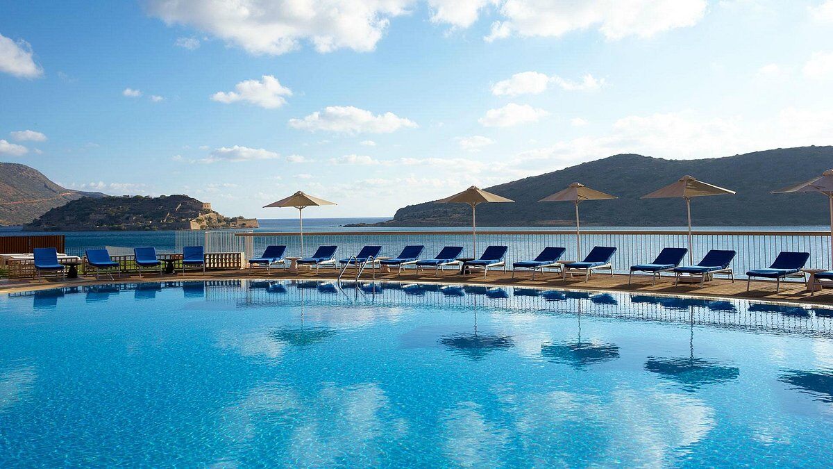 Domes of Elounda Autograph Collection Familienluxusreisen TheFamilyProject Swimming Pool