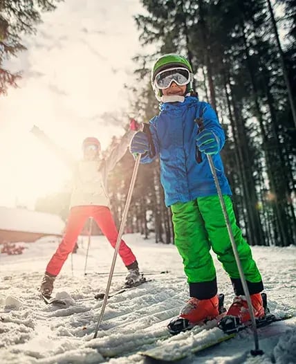 the alpina gstaad schweiz ski kinderspass aktivitaten luxus reisen kinder familie the family project