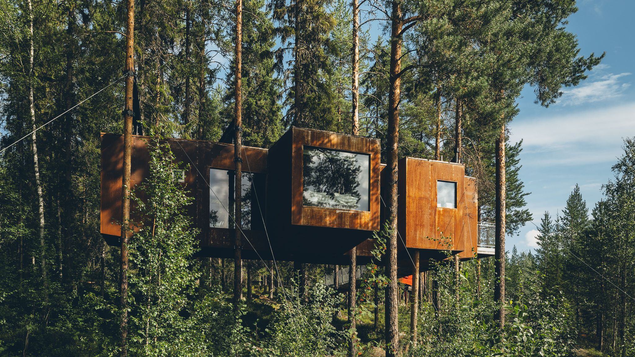 Treehotel Baumhaus kupfer