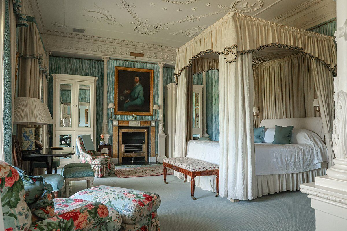 Ballyfin Demesne Irland Familienluxusreisen TheFamilyProject Suite Himmelbett