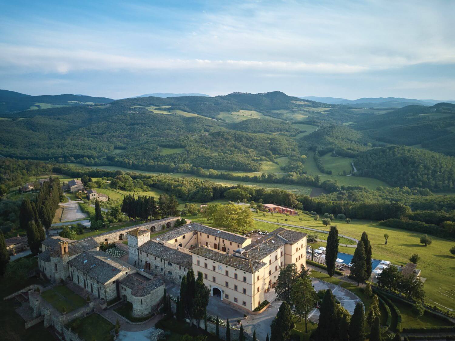 Belmond Castello di Casole Familienluxusreisen TheFamilyProject Hotel von oben