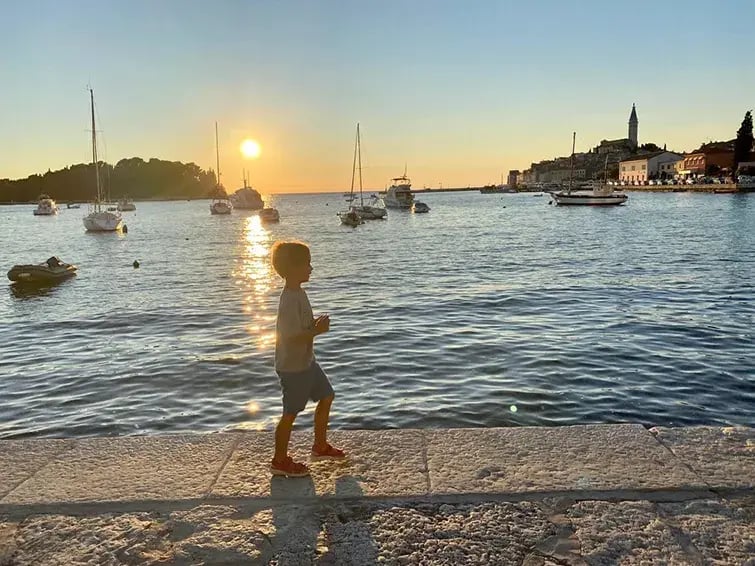 grand park hotel rovinj island deluxe suite familienkomfort luxus privatbilder hafen sonnenuntergang