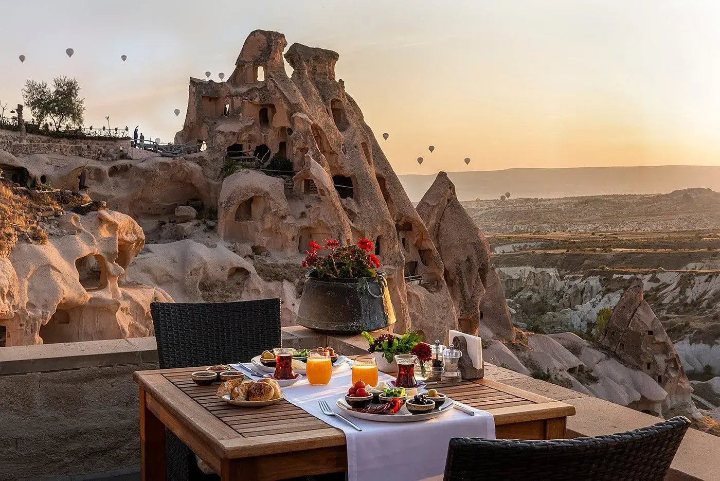 argos in cappadocia turkei terrasse exklusiv luxus urlaub kinder the family project