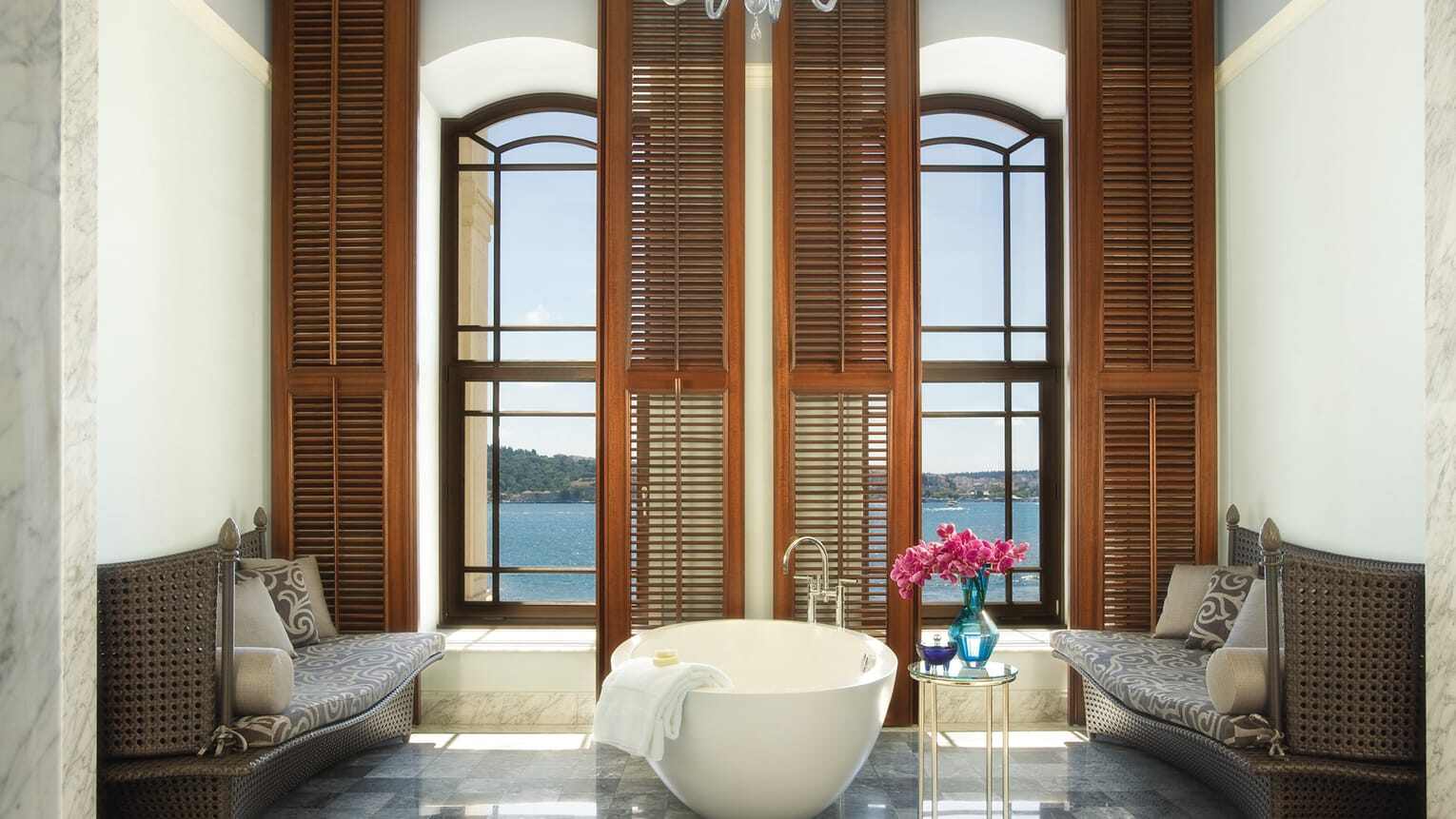 Four Seasons at the Bosphorus Familienluxusreisen TheFamilyProject Badewanne