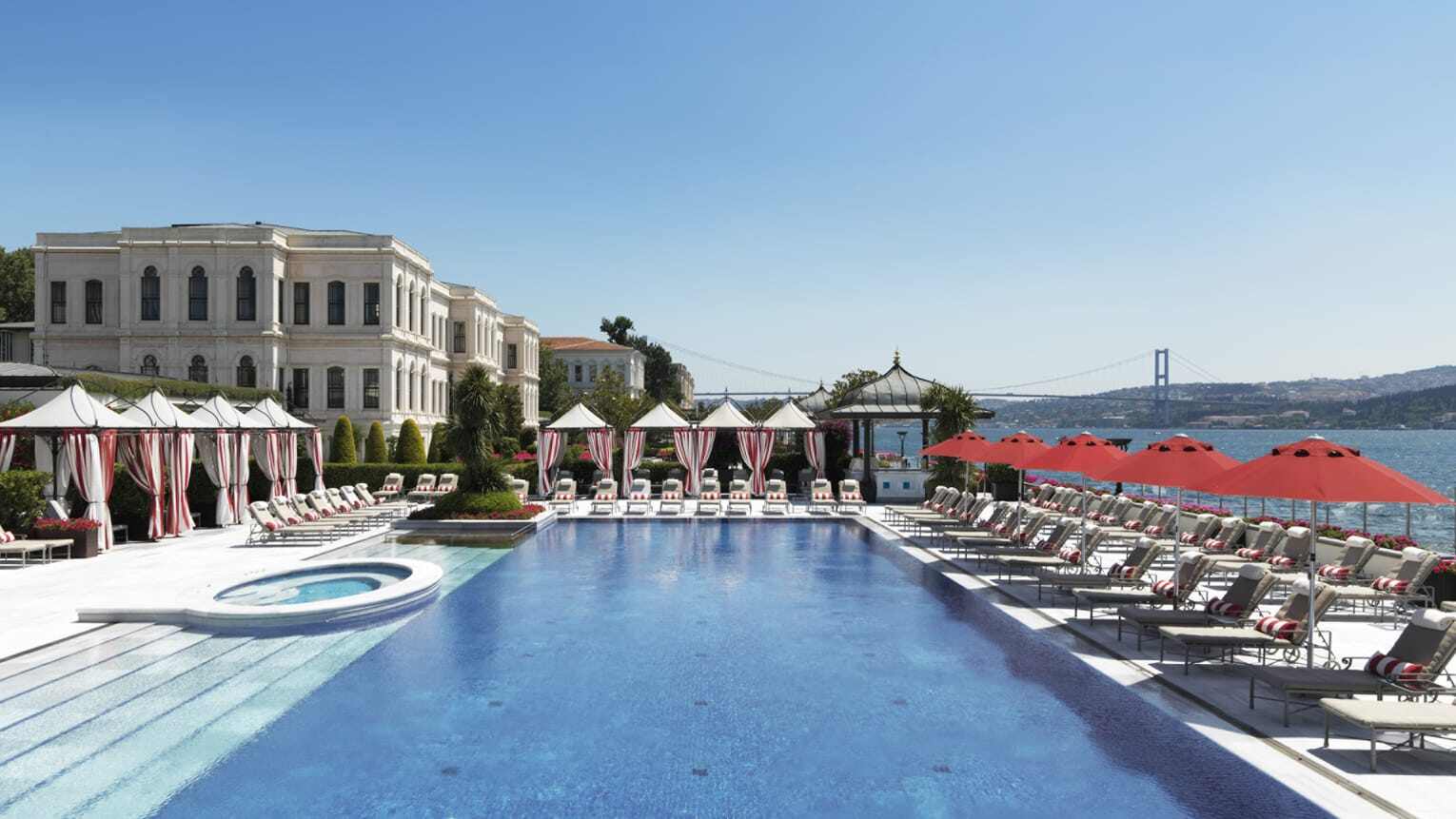 Four Seasons at the Bosphorus Familienluxusreisen TheFamilyProject Poolbereich