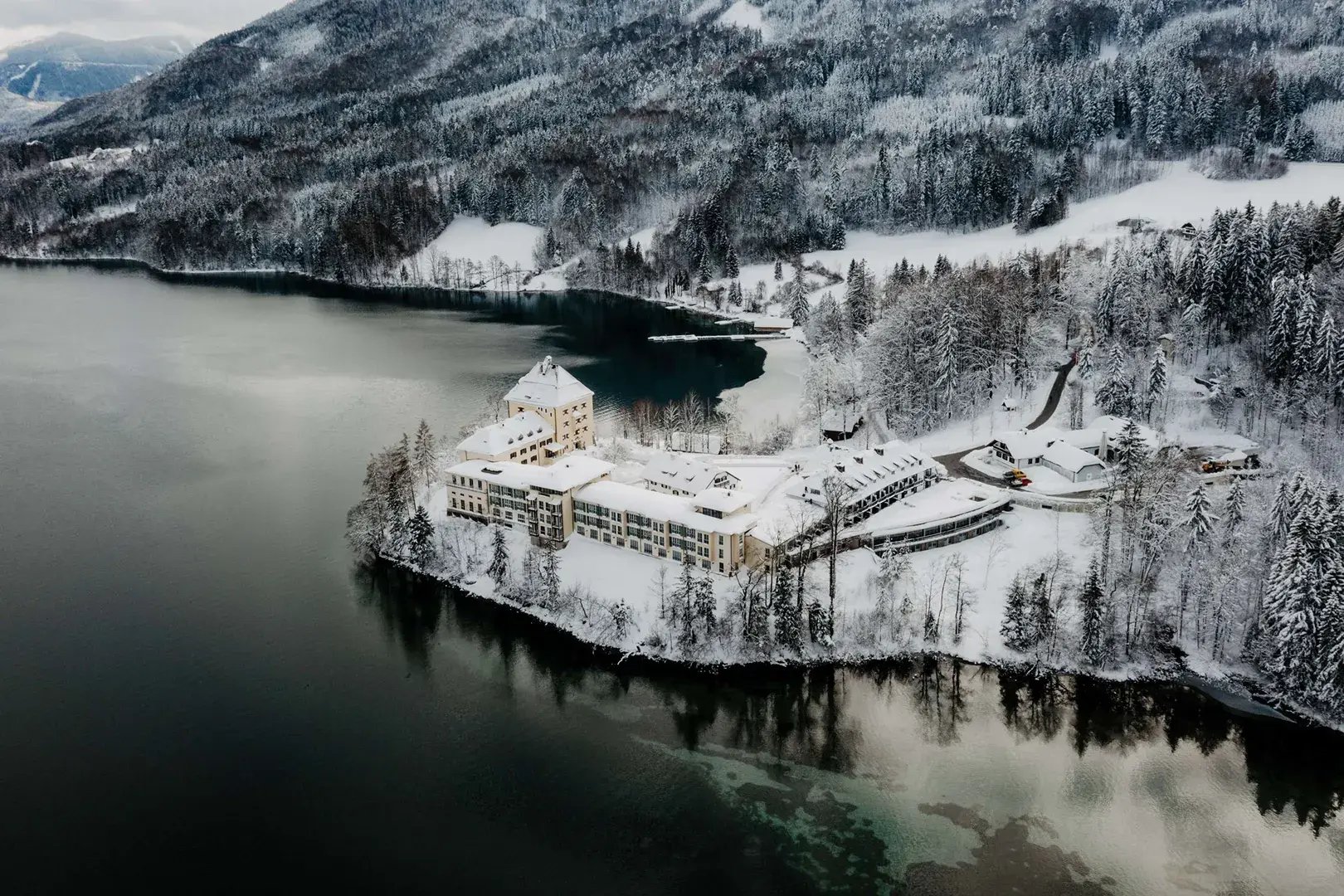 schloss fuschl resort spa salzburg osterreich see natur luxus reisen kinder familie the family project