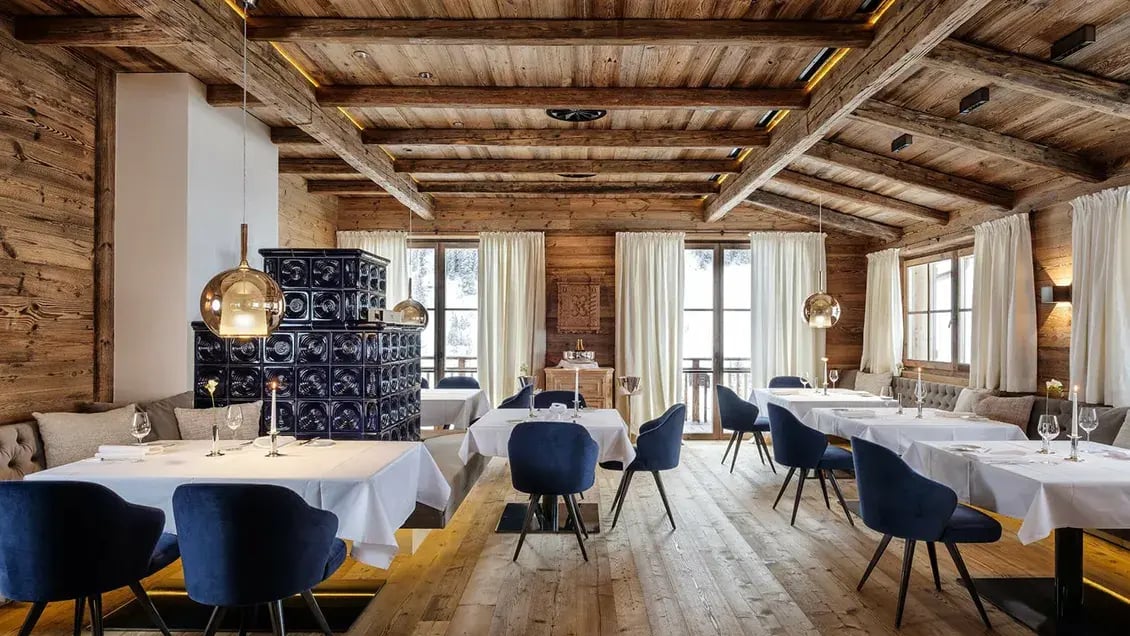 severins-the-alpine-retreat-tirol-osterreich-restaurant-hochwertig-luxus-reisen-kinder-familie-the-family-project