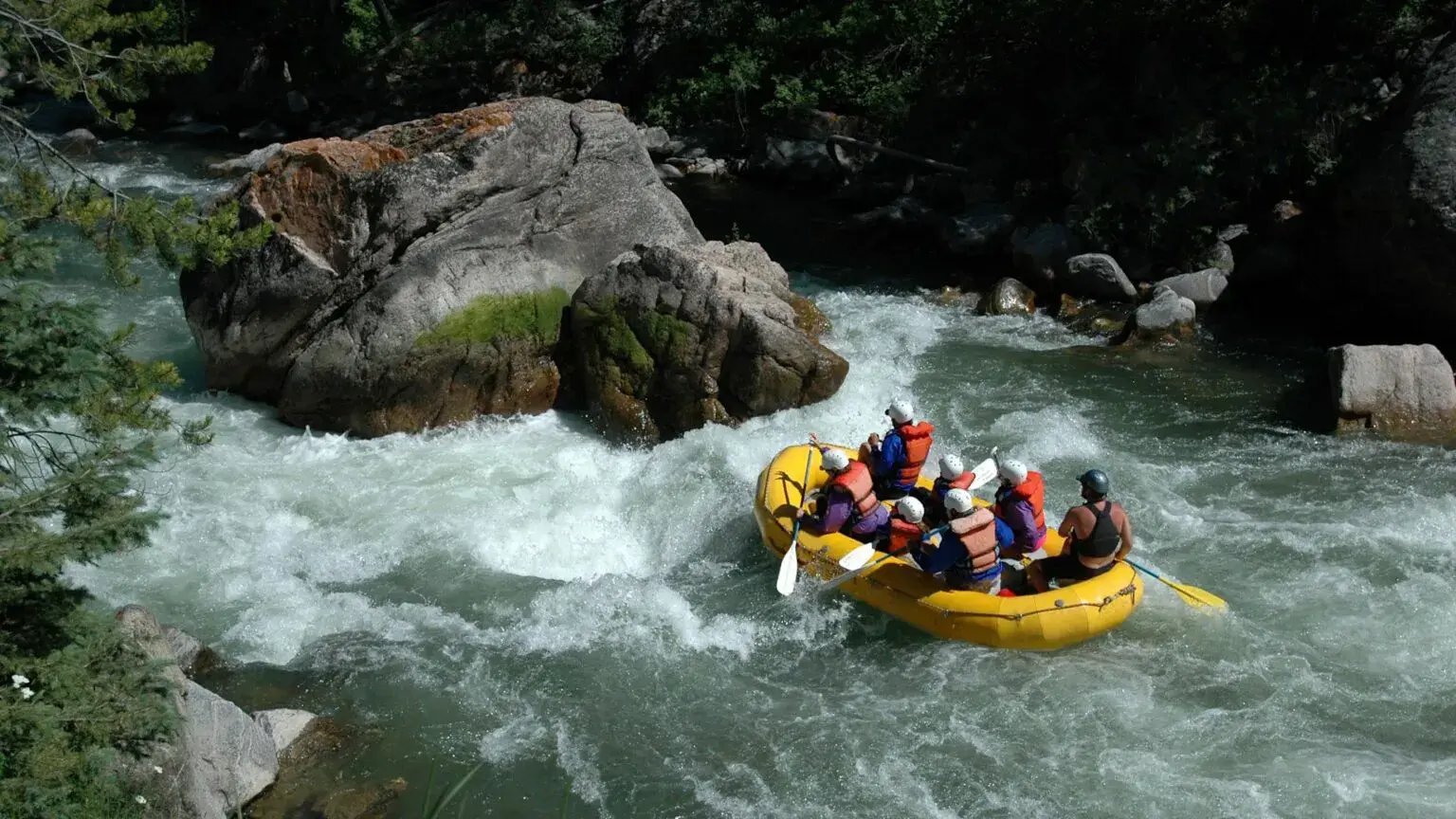 and beyond punakha river lodge indischer subkontinent rafting aktivitat the family project familie luxus reisen kinder