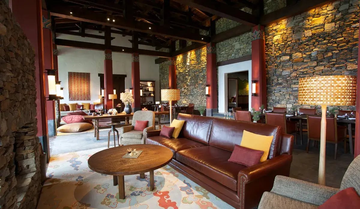 gangtey lodge bhutan indischer subkontinent gangtey lobby innenbereich the family project familie luxus reisen kinder