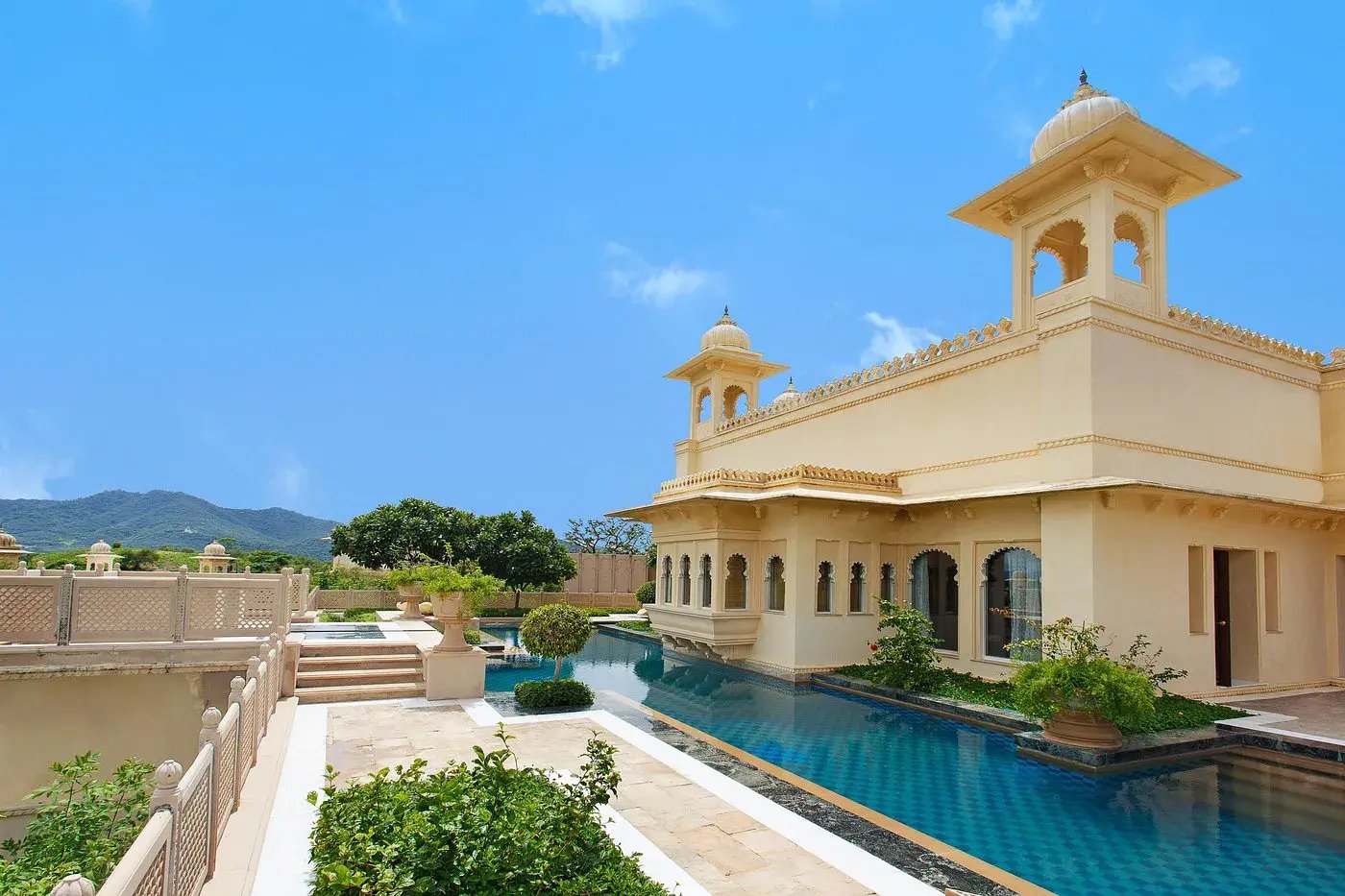 the oberoi udaivilas udaipur indien indischer subkontinent bootsfahrt see the family project familie luxus reisen kinder