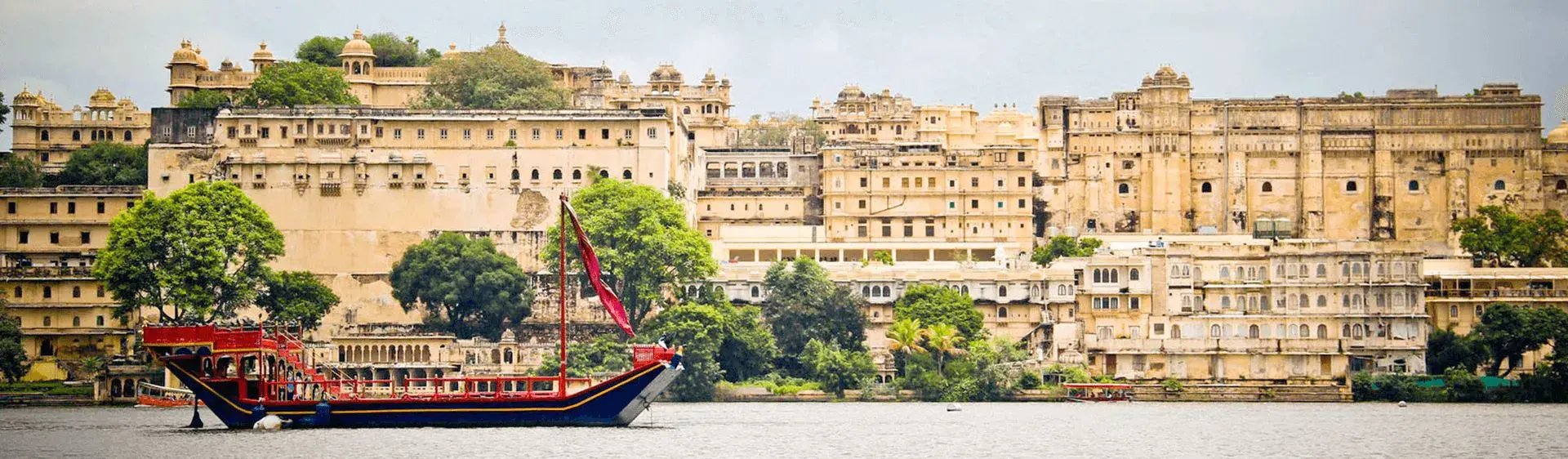 the oberoi udaivilas udaipur indien indischer subkontinent essbereich aussicht exklusiv the family project familie luxus reisen kinder