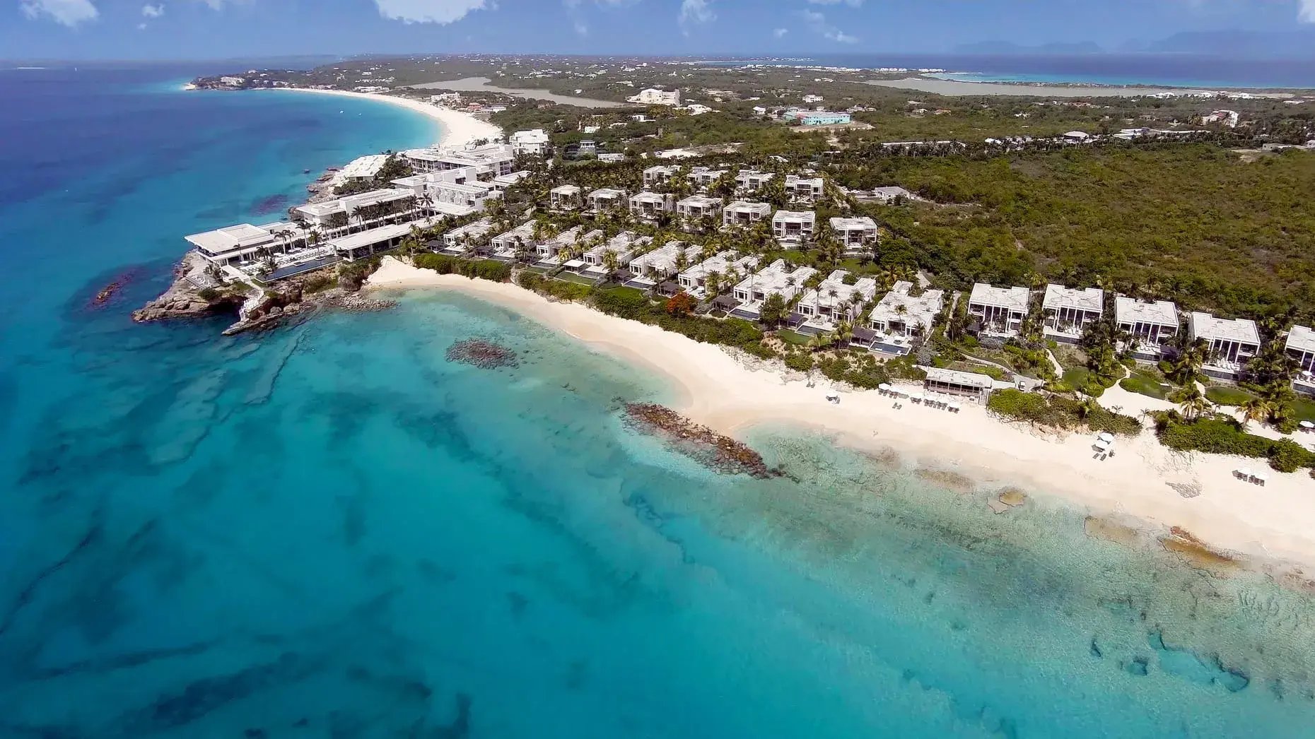 four seasons resort and residences anguilla karibik swimming pool familienkomfort meerblick the family project familienluxus reisen