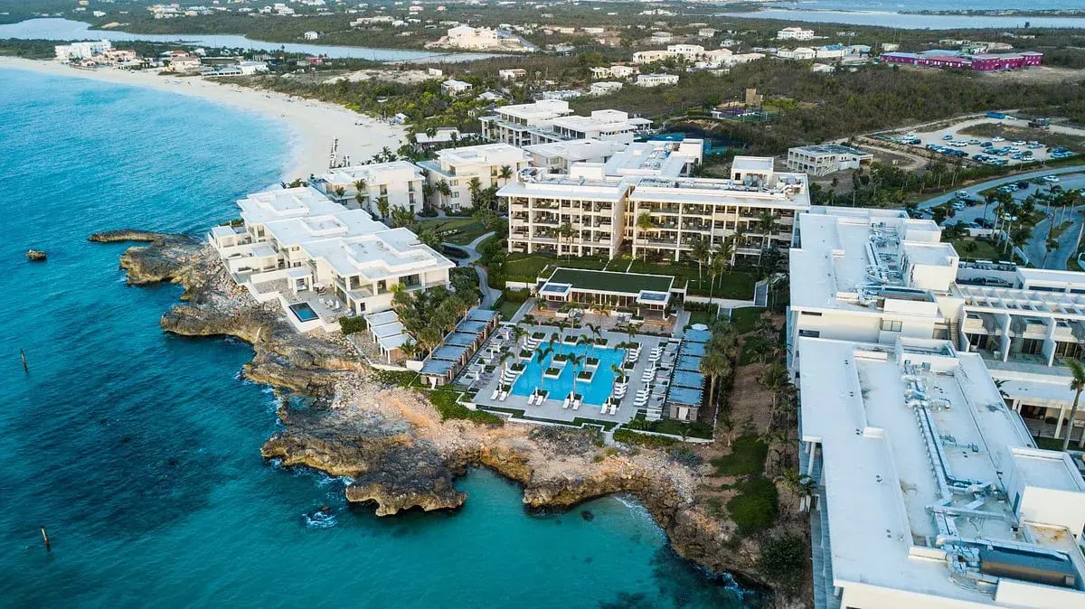 four seasons resort and residences anguilla karibik swimming pool kinderfreundlich anlage the family project familienluxus reisen