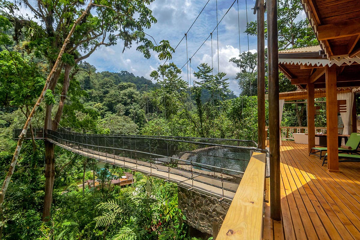 Pacuare Jungle Lodge Hängebrücke zum Baumfreisitz