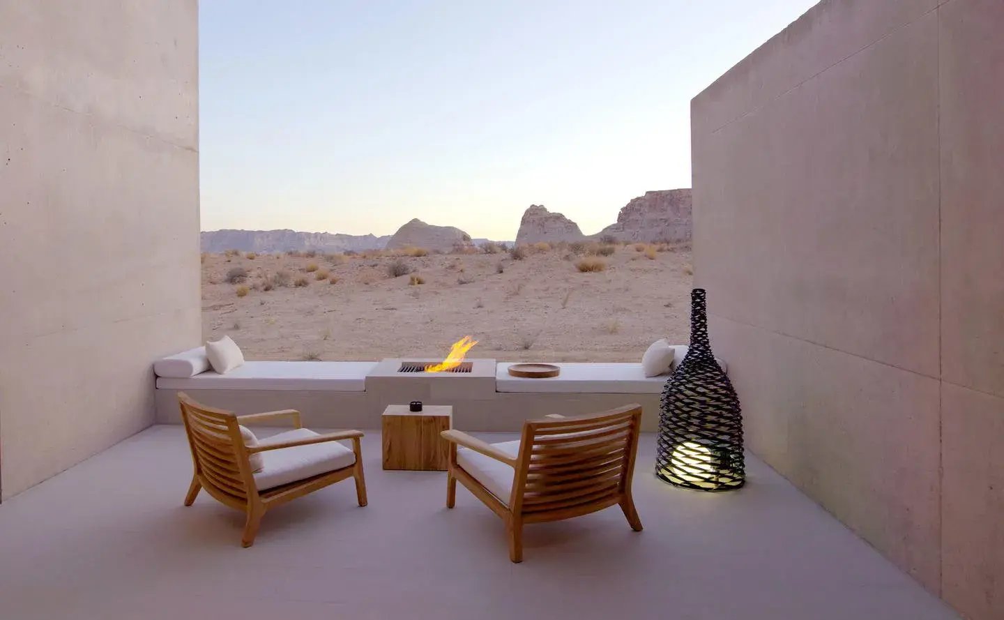 amangiri utah canyon point usa terrasse feuer aussicht exklusiv the family project luxus familie kinder reisen