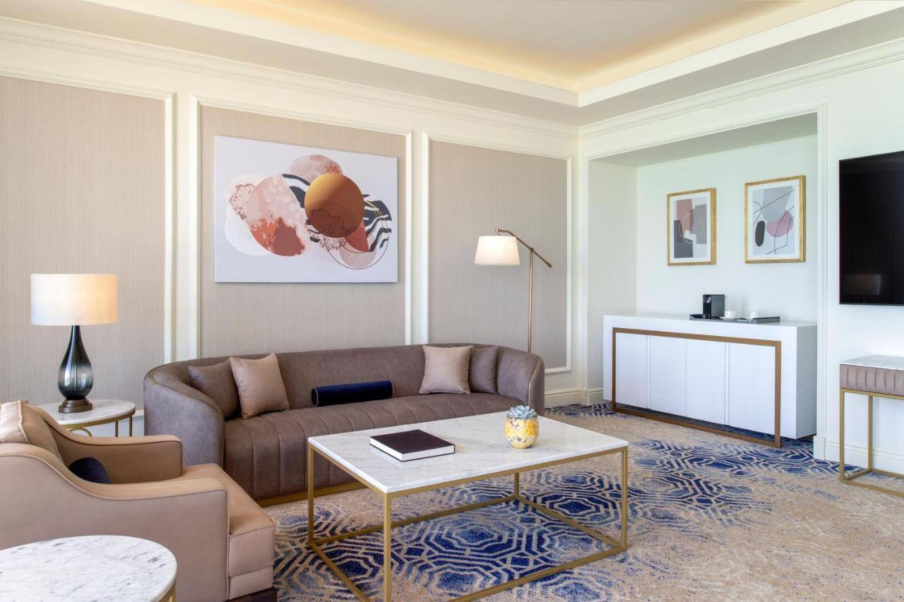 The St Regis Doha Katar Familienluxusreisen TheFamilyProject Couch