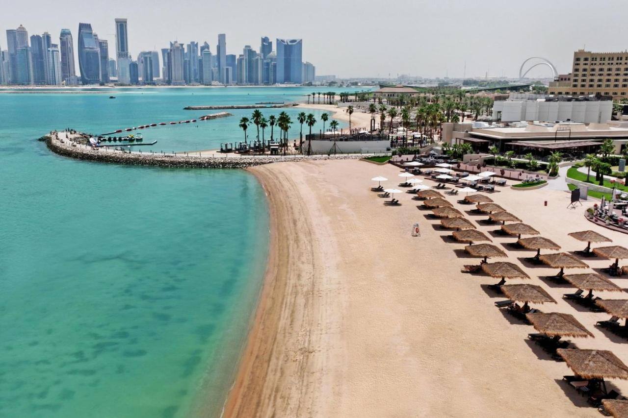 The St Regis Doha Katar Familienluxusreisen TheFamilyProject Strand Aussicht