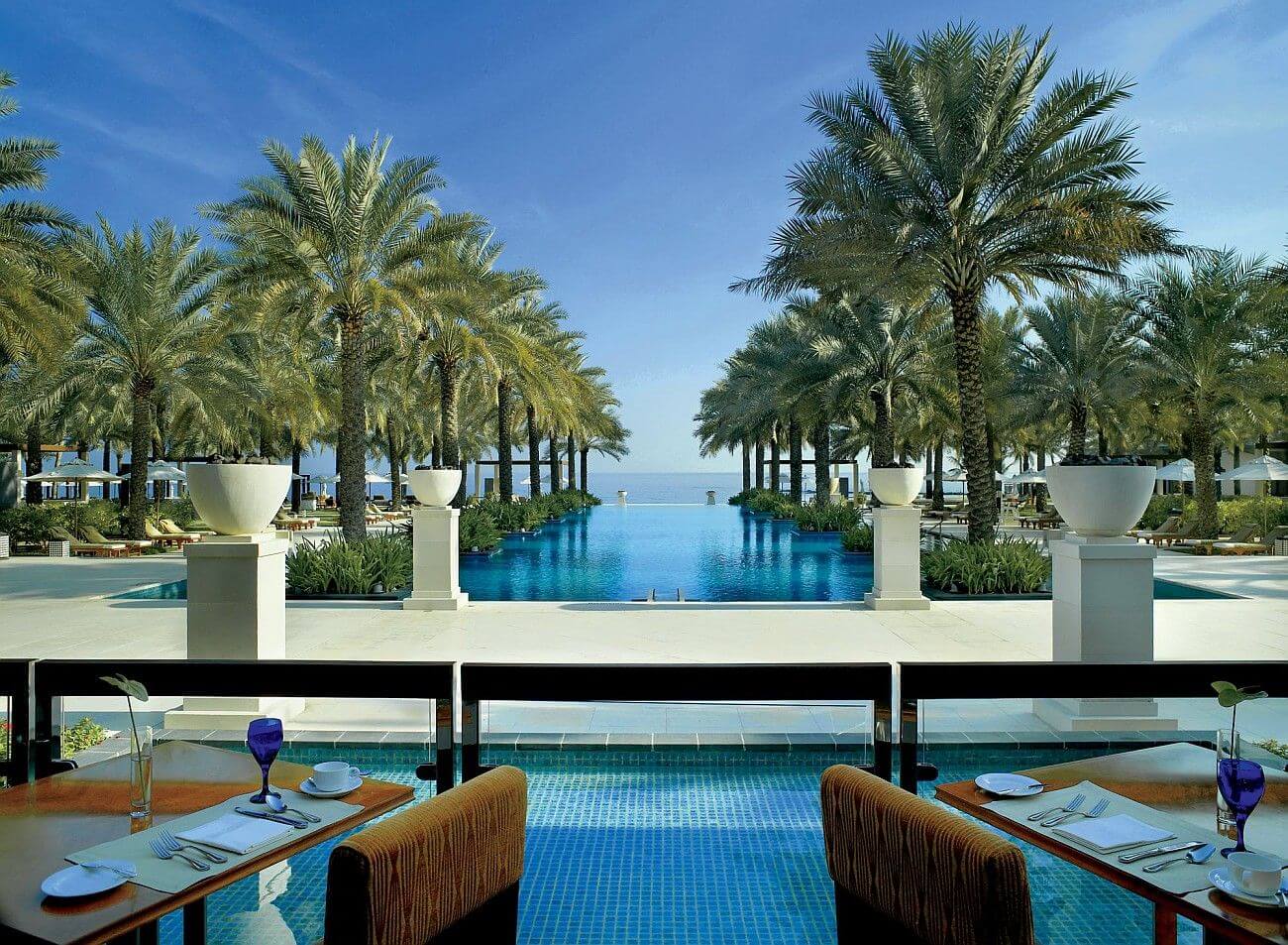 Al Bustan Palace Pool Familienluxusreisen TheFamilyProject